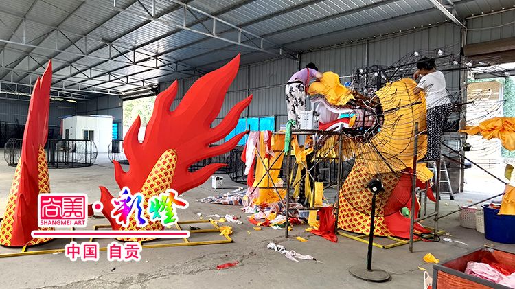 龍頭彩燈裱糊制作