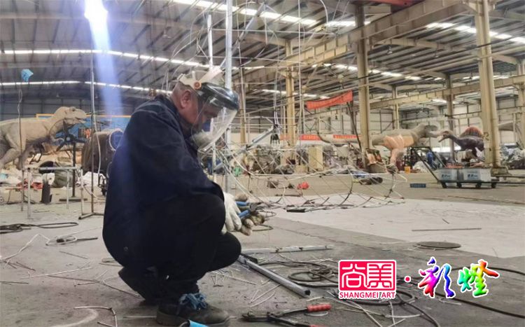 彩燈制作師傅的優(yōu)秀品質(zhì)如何提升？